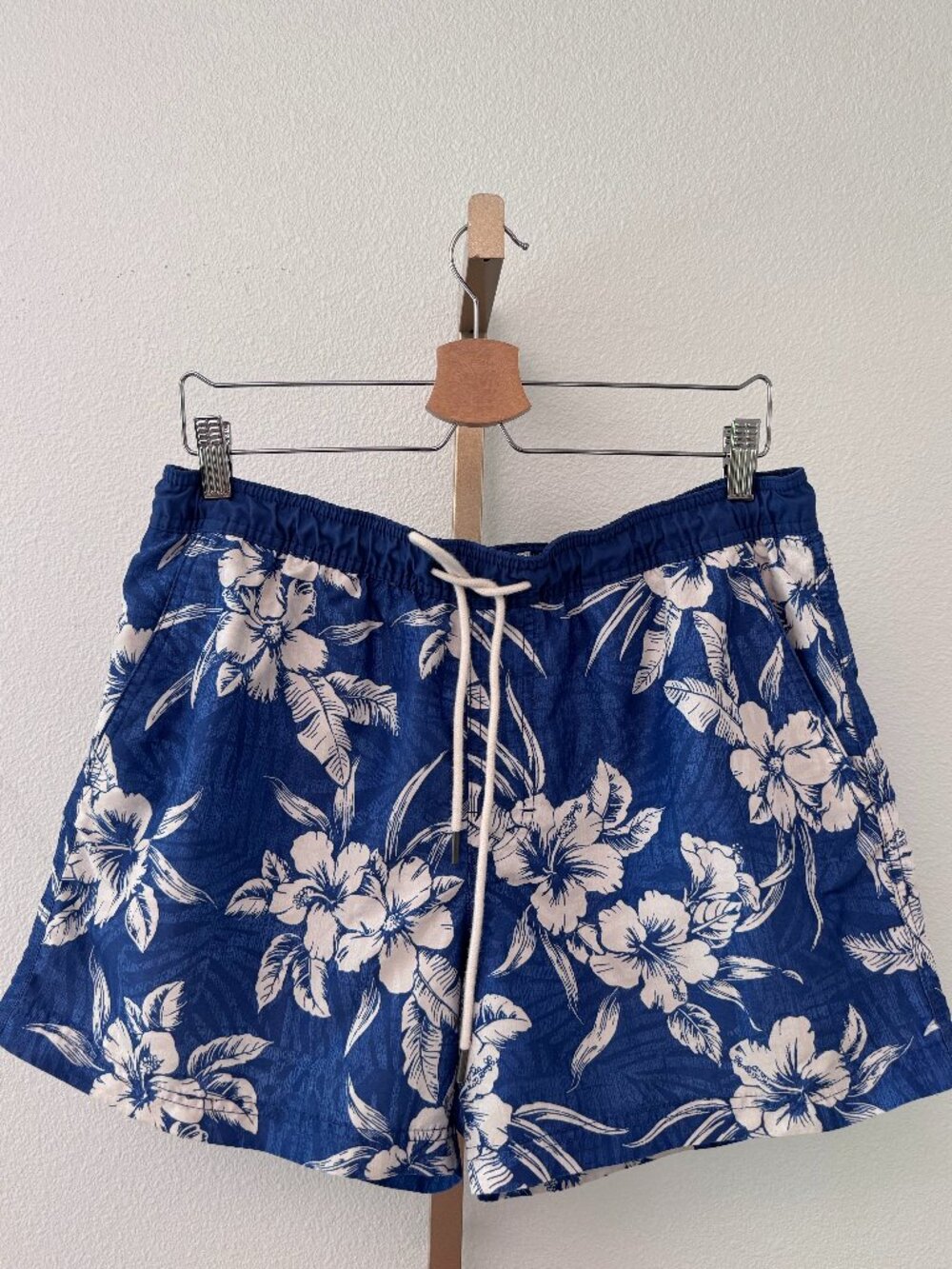 American Eagle Tropical Hibiscus Swim Trunks Blue Floral Men's Large